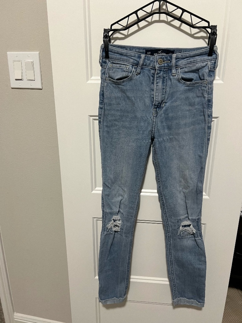 Hollister High-Rise Crop Super Skinny Jeans